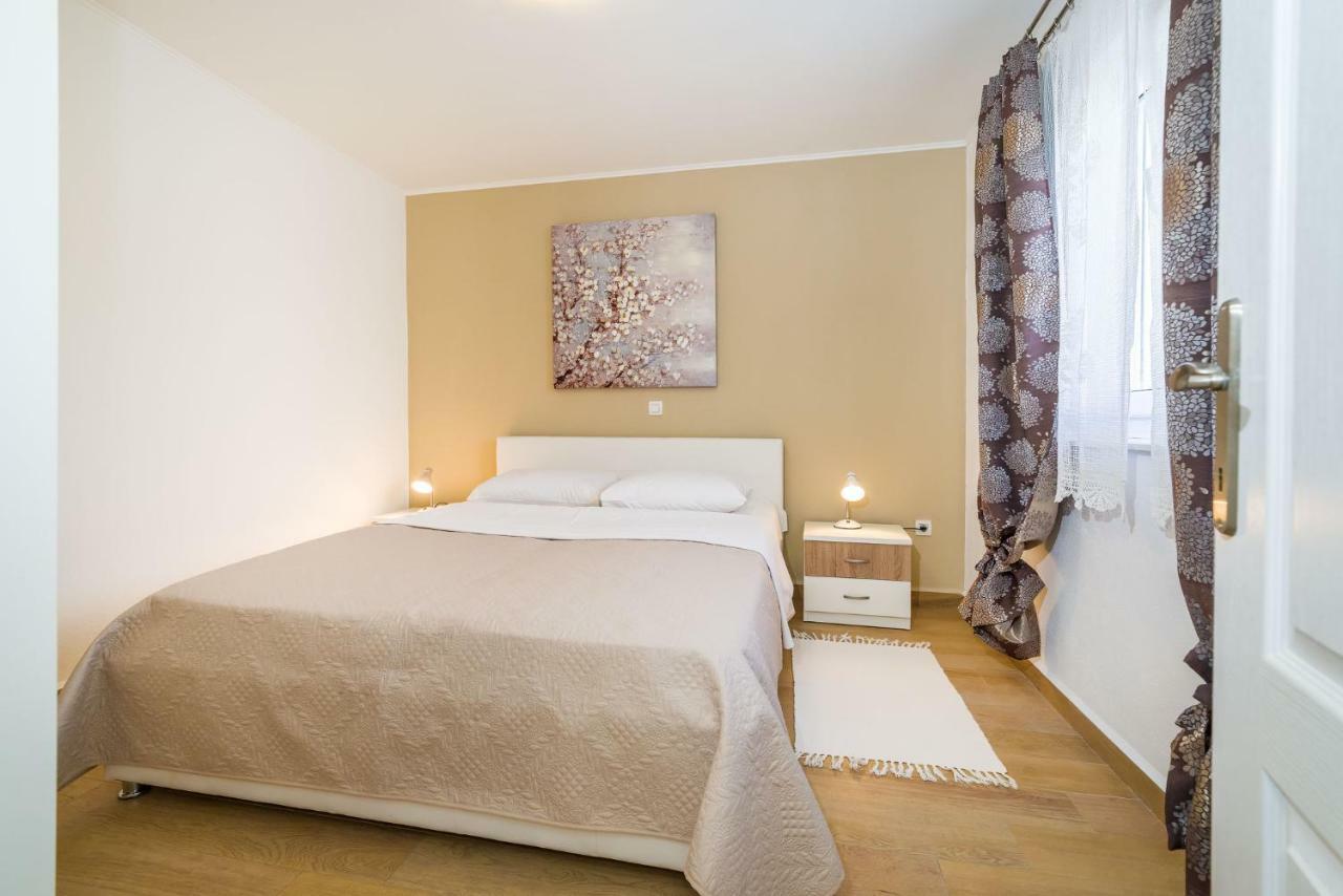 Long Island Olive Apartment Sali Esterno foto